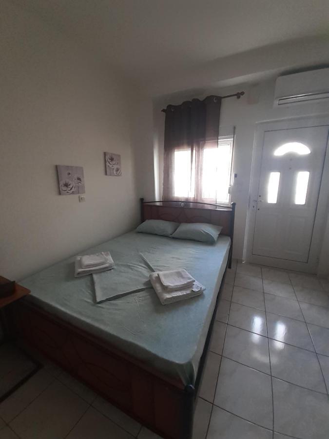 Apartamento Yellow House Kalamata Exterior foto